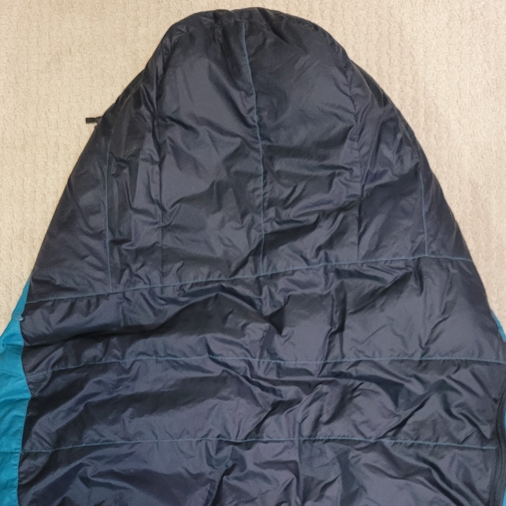 SOLD Marmot Ultralightweight sleeping bag - Picture 6 of 7